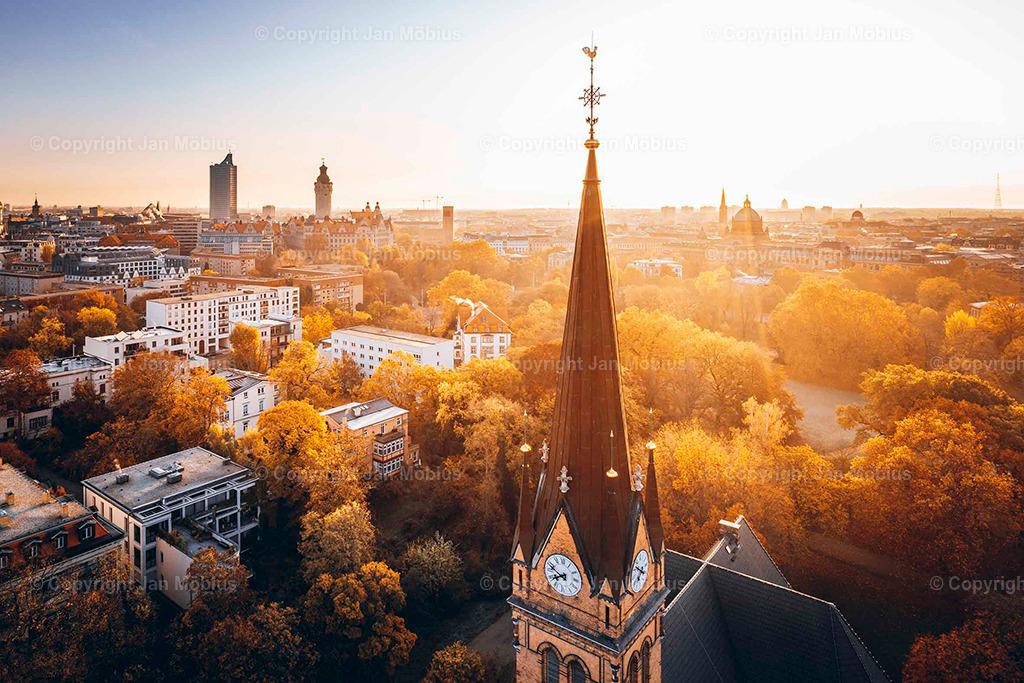 DJI_0579-Pano | Leipzig Wandbilder Drucke Prints Leinwand Stadtmotive Leipzig Fotosdruck Kunstdrucke Bilder Leipzig Stadtansichten Acrylglasbilder Leipzig Wanddeko Fine Art Prints Wandbilder Büro Leipzig Bilder Praxis Zuhause Bilderdruck Poster Posterlounge Kunstdrucke - Realisiert mit Pictrs.com