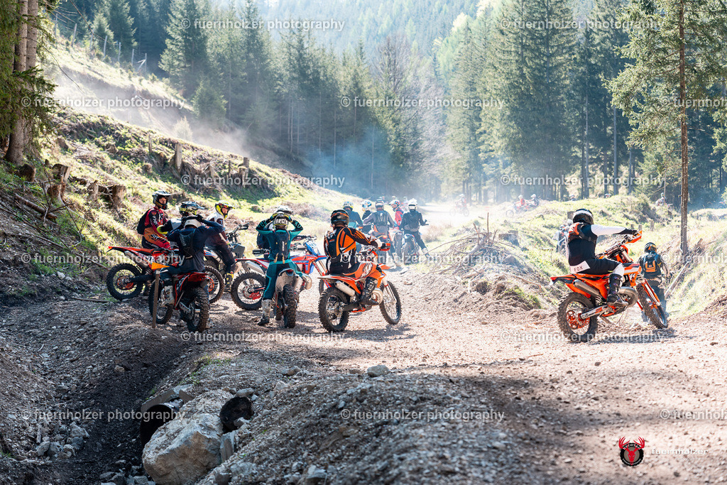 fuernholzer_250501-C1-154 | Fotografische Impressionen von der Red Stag Enduro Extreme by fuernholzer-photography.com. Endurosport in Österreich fotografisch festgehalten von fuernholzer. Auftragsfotografie für Private, Gewerbefotos und Industriefotografie. Eventfotografie, Sportfotografie und Motorsportfotografie. Anbieter von Fotoworkshops, Fototraining, fotografischen Vorträgen und Fotoseminaren.