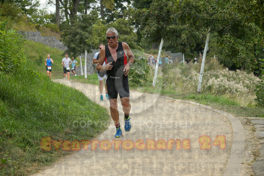 250824_1350_EX1_3906 | Sportfotografie im Rhein-Sieg Kreis, Köln, Bonn, NRW, Rheinland Pfalz, Hessen, etc. Unser Tätigkeitsfeld umfasst den Laufsport vom Volkslauf über den Marathon, Duathlon, Triathon bis zum Ultralauf wie Kölnpfad Ultra oder Schindertrail.