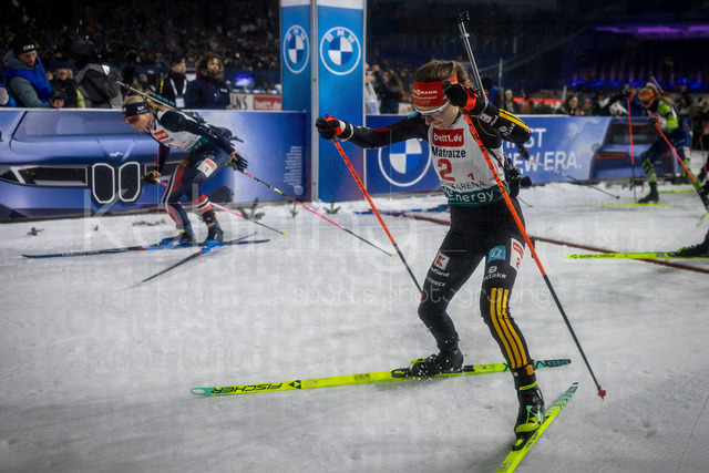 bett1.de WTC Biathlon auf Schalke, 28.12.2025 | Startschuss für Janina Hettich-Walz (Team Deutschland 1) bei der World Team Challenge (bett1.de WTC Biathlon auf Schalke) am 28.12.2025 in der Veltins-Arena in Gelsenkirchen (Deutschland). 