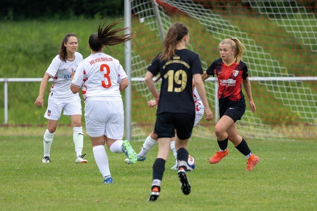 Fußball I FRAUEN I Saison 2025-2026 I Freundschaftsspiel I SGM Alfdorf-Mögglingen - 1FC Heidenheim 1846 I_250817_8712 | Fotopresso – Sportfotografie in Heidenheim & Umgebung. Professionelle Sportfotografie für unvergessliche Momente. Dynamische Action-Shots, emotionale Szenen & hochwertige Bilder. - Realisiert mit Pictrs.com