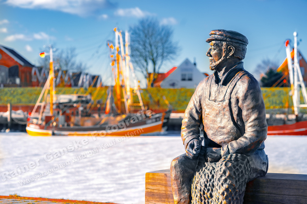 012 Greetsiel Schnee - 12-02-2021 -R Ganske | Onlineshop mit Bildern von Stränden, Häfen und Meer. Leinwände, Poster, Kalender und andere Materialien erhältlich. Kommerzielle Lizenzen möglich.  - Realisiert mit Pictrs.com