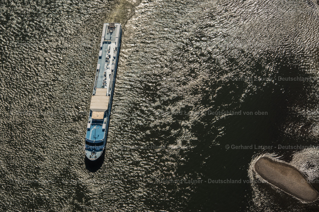 3490479 | Schiff  auf dem Rhein bei Oberwesel