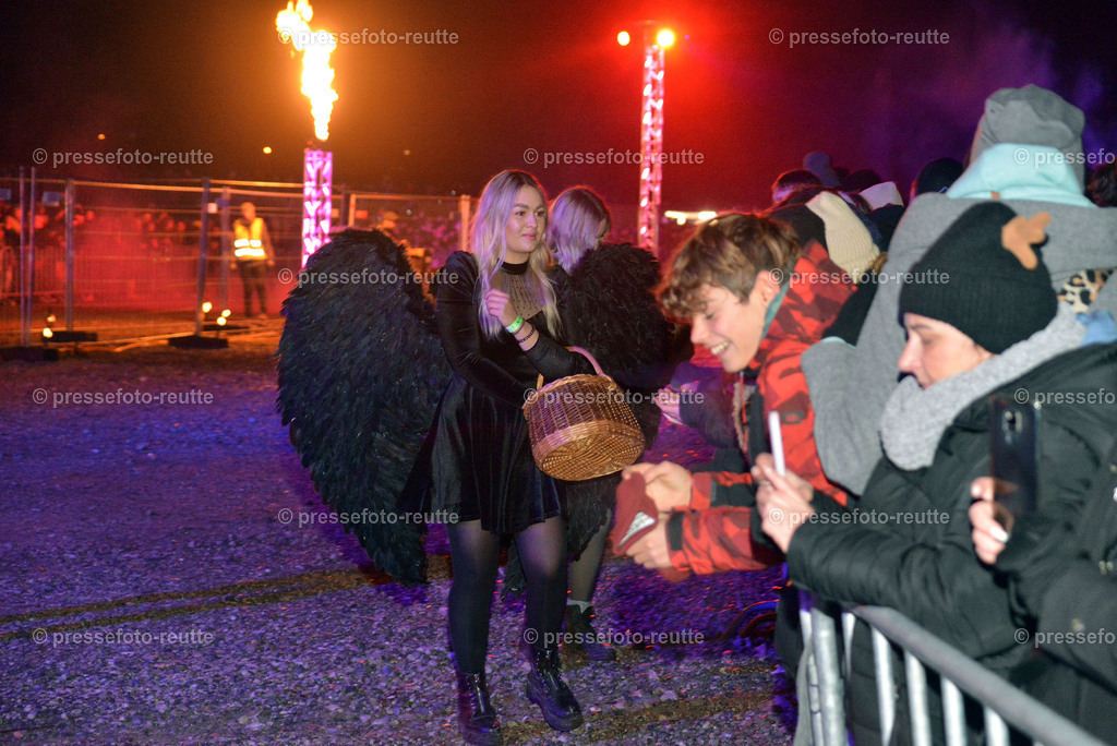 news-2022-Dez03-Krampusumzug-Reutte-WTV_5806 | Info aus dem Bezirk Reutte/Ausserfern Tirol sowie eine umfangreiche Bilddatenbank über die gesamte Region: Lechtal, Talkessel Reutte, Tannheimertal, Zwischentoren. Lech, Plansee, Zugspitze, Grenztunnel, B179, Fernpassstraße, Verkehr, Lawinen, Tradition, - Realisiert mit Pictrs.com