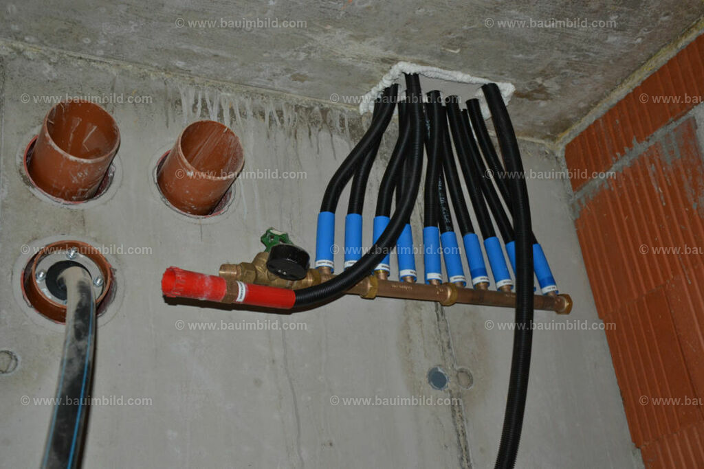 bib-lg15-sanitaer-0064 | Nach LV-Leistungsgruppen sortierte Detailfotos über den Bau eines Hauses. Alle Hausbau-Bilder direkt vom Urheber und Autor der Website Haus-Selber-Bauen.com