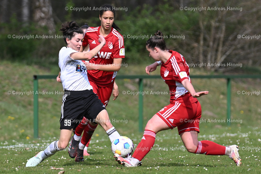 Fußball I Frauen I Saison 2024-25 I Oberliga I FC Jesteburg-Bendestorf - SpVg Aurich Frauen I 13.4.2025 | a-hannig - Realisiert mit Pictrs.com