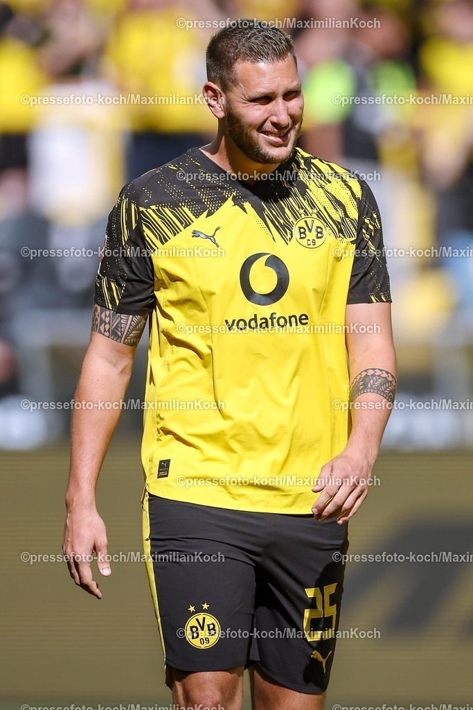 BVB10082500005 | 10.08.2025, Fußball, Borussia Dortmund - Juventus Turin, Testspiel, Signal Iduna Park, Saison 2025 2026: Niklas Süle&nbsp;(BVB #25)   DFB regulations prohibit any use of photographs as image sequences and or quasi-video.