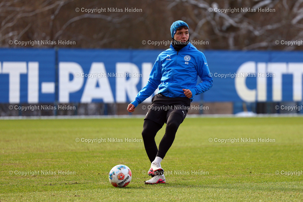 NH_HolsteinKiel_Training_18022026 | #40 Leon Parduzi (Holstein Kiel)Fußball I Herren I Training I Saison 2025-2026 I Holstein Kiel I 18.02.2026 I Citti-Fußballpark