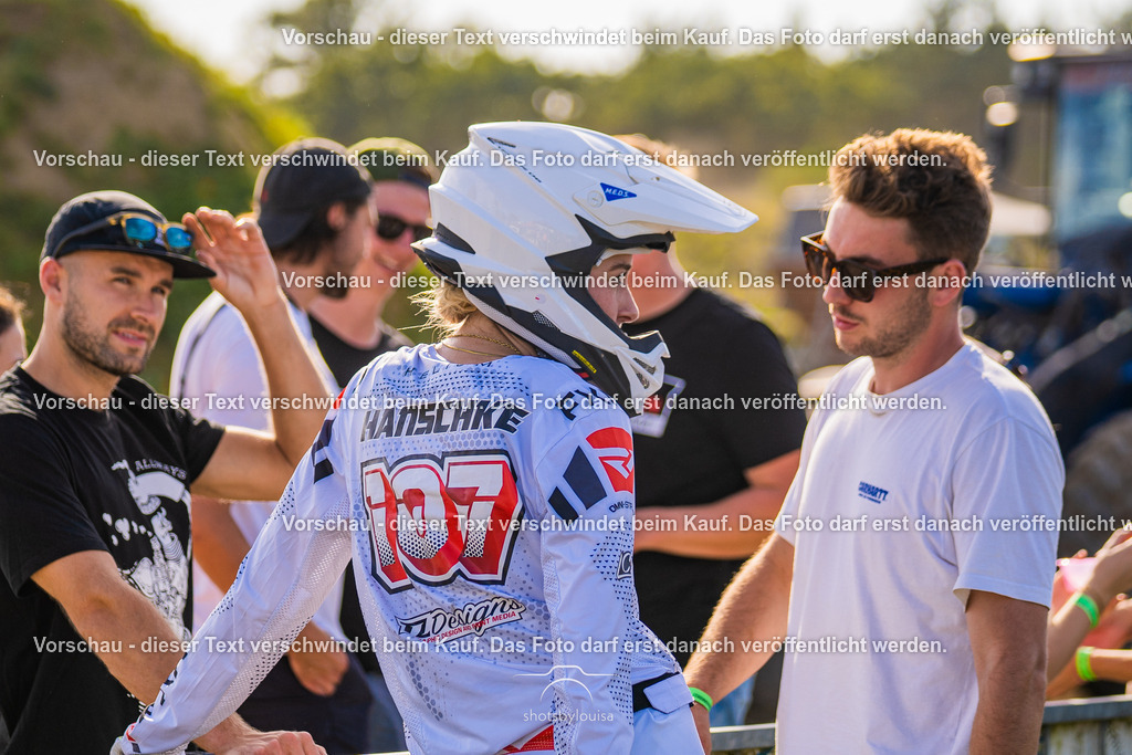 09_20_LM_Schenkenhorst-9680 | Sportfotografin aus Berlin-Brandenburg mit Fokus auf Motocross. Ich halte deine sportliche Leistung und echte Emotionen auf und neben der Strecke professionell fest. Entdecke die Fotos von deinem Rennen und bestelle sie direkt hier im Shop.