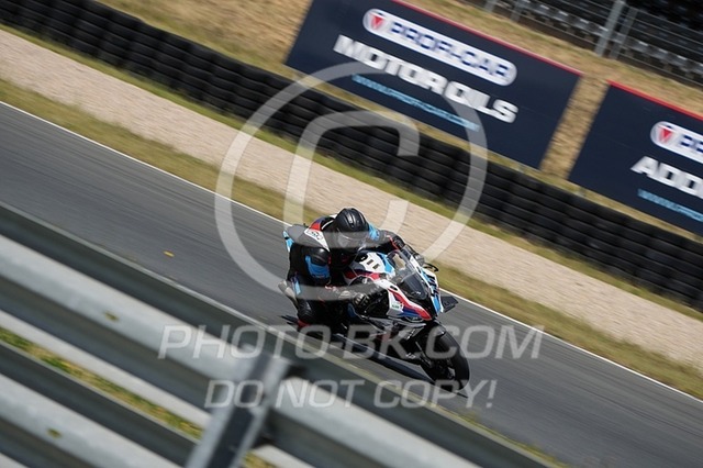 2025_06_19_PBK_14869 | Sportfotografie; SlowMotion; Video; Rennstrecke; Hafeneger; Speer; Racing; RSE; BMW; CBO; Trackday; Motorsportarena; Hockenheimring; Brno; Most; Barcelona; Valencia