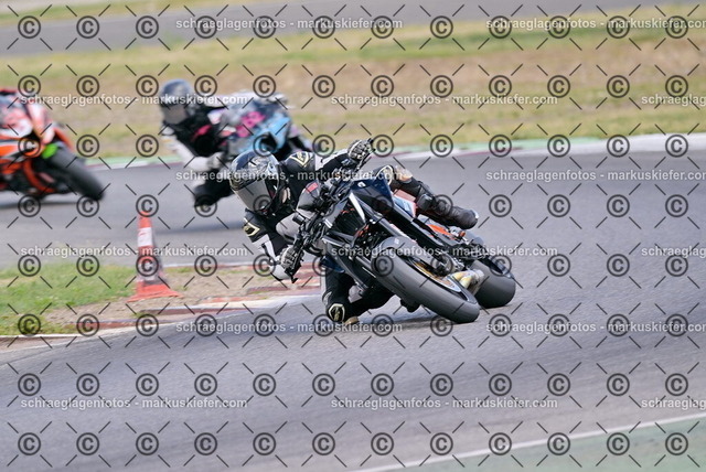 26bt05-1844 | markuskiefer.com - Realisiert mit Pictrs.com