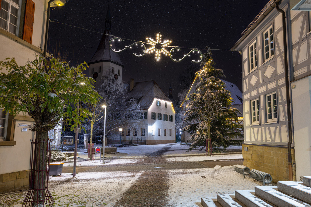 2023-12-03 Hemmingen Weihnachtsbaum 002-deep | Schwotte Media - Realisiert mit Pictrs.com
