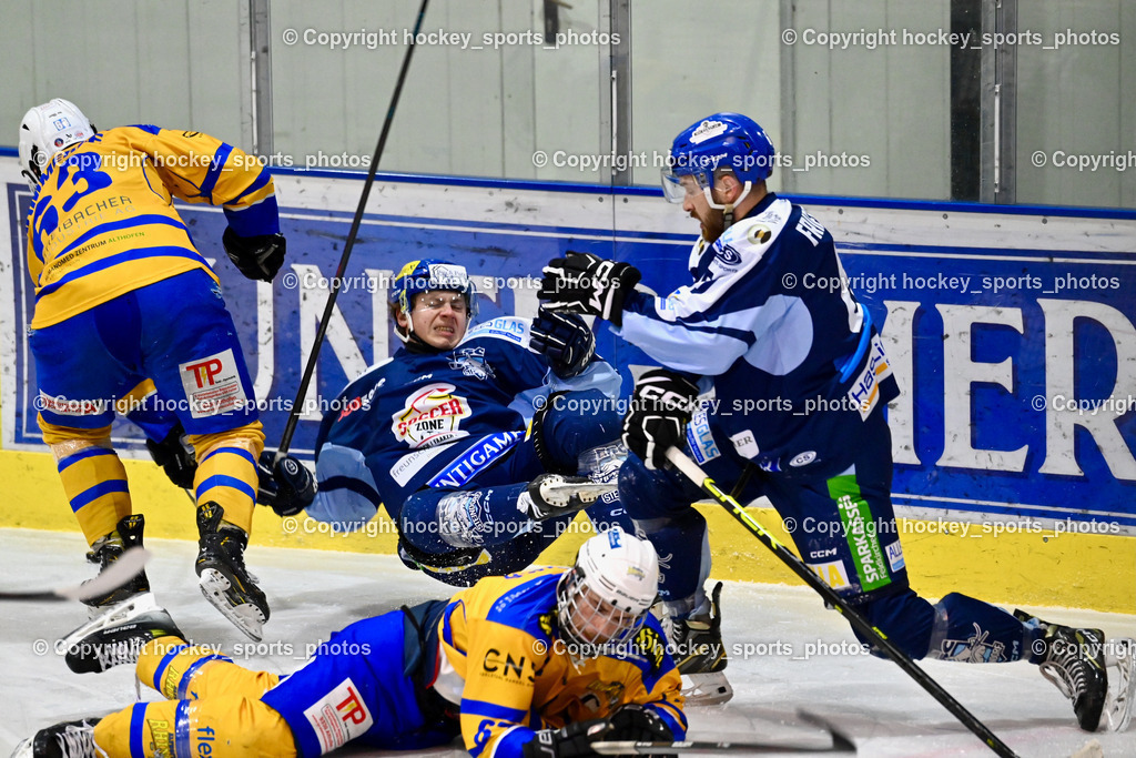 ESC SOCCERZONE STEINDORF vs. 1. EHC ALTHOFEN | #63 Hammerle Simon 1. EHC ALTHOFEN, #72 Hobitsch Samuel ESC Steindorf, #61 Friedrich Daniel ESC Steindorf, ESC SOCCERZONE STEINDORF vs. 1. EHC ALTHOFEN, ESC SOCCERZONE STEINDORF vs. 1. EHC ALTHOFEN am 28.02.2025 in Steindorf (Ossiachersee Halle), Austria, (Photo by Bernd Stefan)