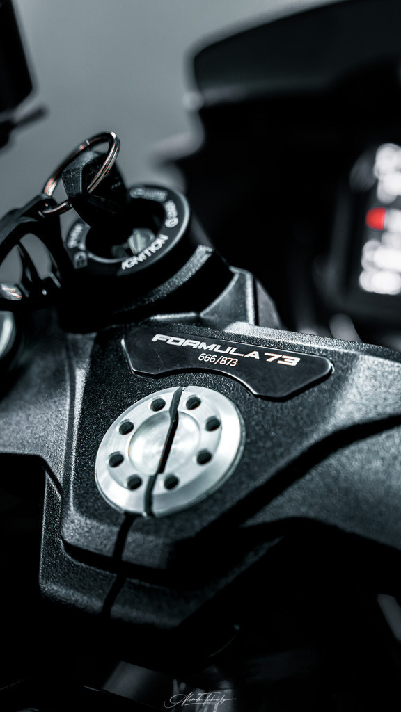 Ducati Scramber Formula 73 | Entdecken Sie die faszinierende Welt von Alexander Tschuncky Arts: Kreative Fotografie, atemberaubende Automobilkunst und hochwertiger Bilderdruck. Lassen Sie sich inspirieren! - Realisiert mit Pictrs.com