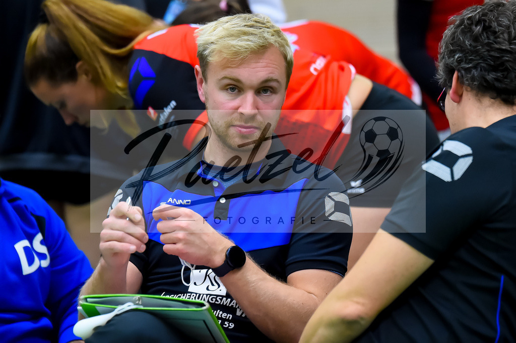 VCOBWA20211106_048 | Volleyball, Frauen:   bei dem Spiel der 3. Liga West zwischen VC Osnabrueck und SV BW Aasee in der Schlosswallhalle am 06.11.2021 in Osnabrueck, Deutschland. - Realisiert mit Pictrs.com