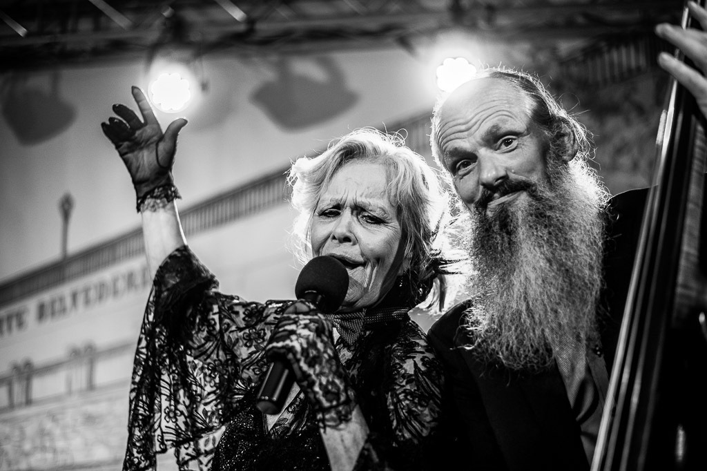 Konzert Dorit Gäbler | Dorit Gäbler im Forte Belvedere Leisnig zum Festival Hallo Leisnig 2022. - Realisiert mit Pictrs.com