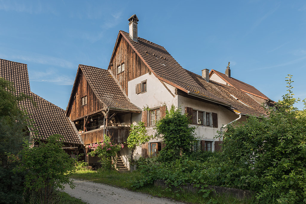Ehemaliges Bauernhaus | in Bubendorf, Baselland, Schweiz. - Realisiert mit Pictrs.com
