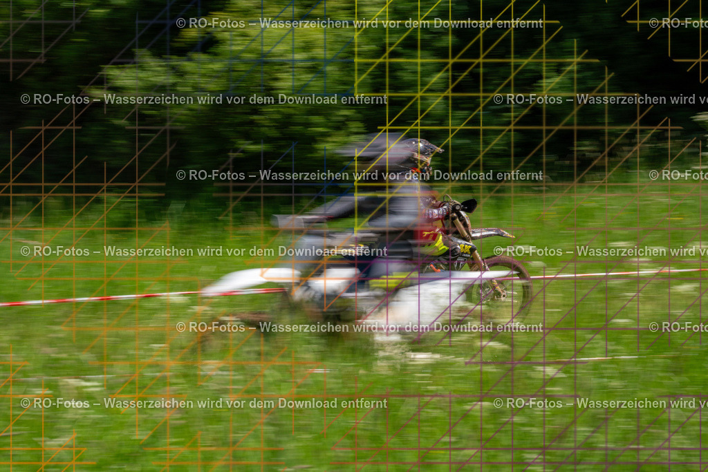 Wolfshausen 2 Lauf -713 | Sportfotografie von RO-Fotos: Motorsport, Motocross, Enduro, Laufveranstaltungen und Triathlon. Professionelle Fotos von Sportlern und Events. - Realisiert mit Pictrs.com