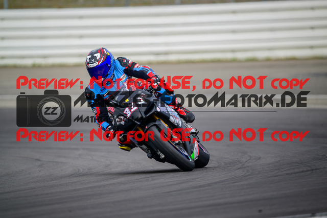 MaZZes_Fotomatrix_20250421_6007705_3757 | GELB