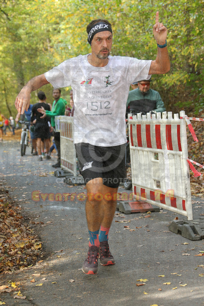 221030_1245_EX1_6773 | Sportfotografie im Rhein-Sieg Kreis, Köln, Bonn, NRW, Rheinland Pfalz, Hessen, etc. Unser Tätigkeitsfeld umfasst den Laufsport vom Volkslauf über den Marathon, Duathlon, Triathon bis zum Ultralauf wie Kölnpfad Ultra oder Schindertrail.