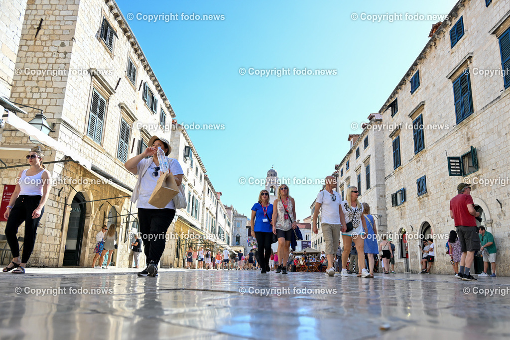 Kroatien_ Dubrovnik_ 11.10.2023-128 | 11.10.2023, Kroatien, HRV, Dubrovnik im Bild Gastronomie, Tourismus, Touristen, Sehenswuerdigkeiten, Stadtansichten



eine Stadt im suedlichen Kroatien an der Adriakueste in der Gespannschaft Dubrovnik-Nereveta. Die Altstadt wurde im Jahr 1979 von der UNESCO in die Liste des Weltkulturerbes aufgenommen.