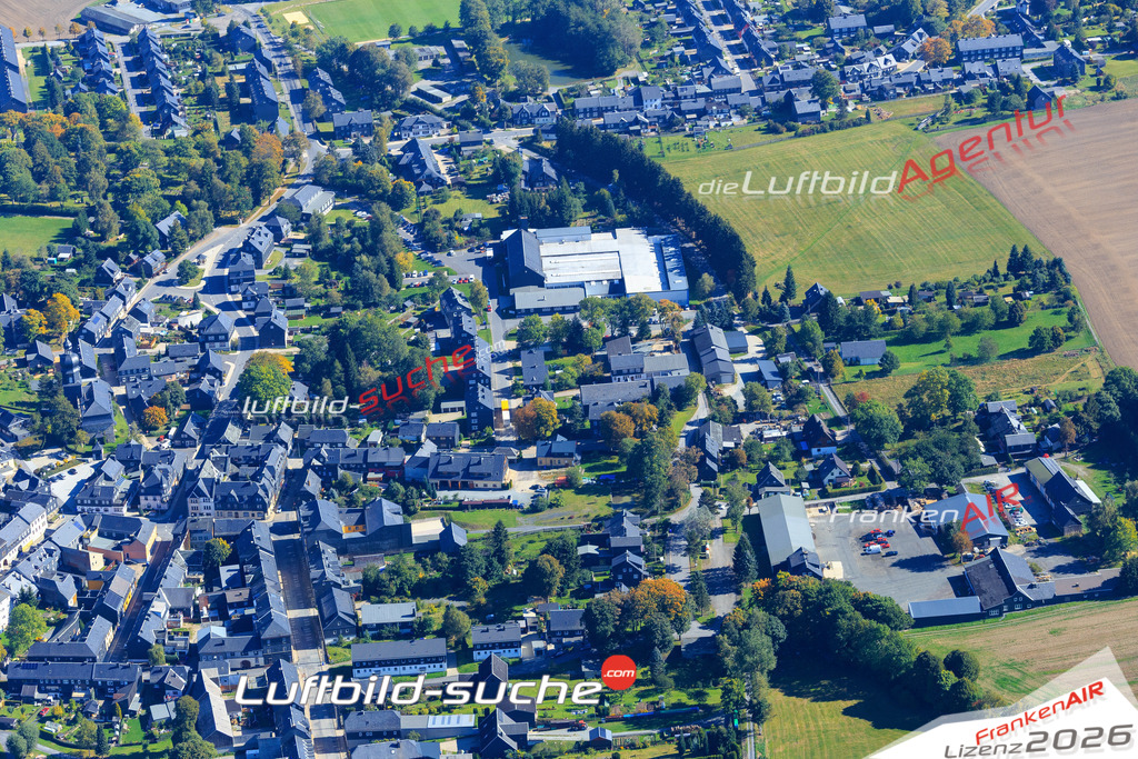 Die Luftaufnahme der Stadt Ludwigsstadt wurde vom UL-Flugzeug heraus erstellt ( keine Drohne )- hohe Auflösung für beste Qualität