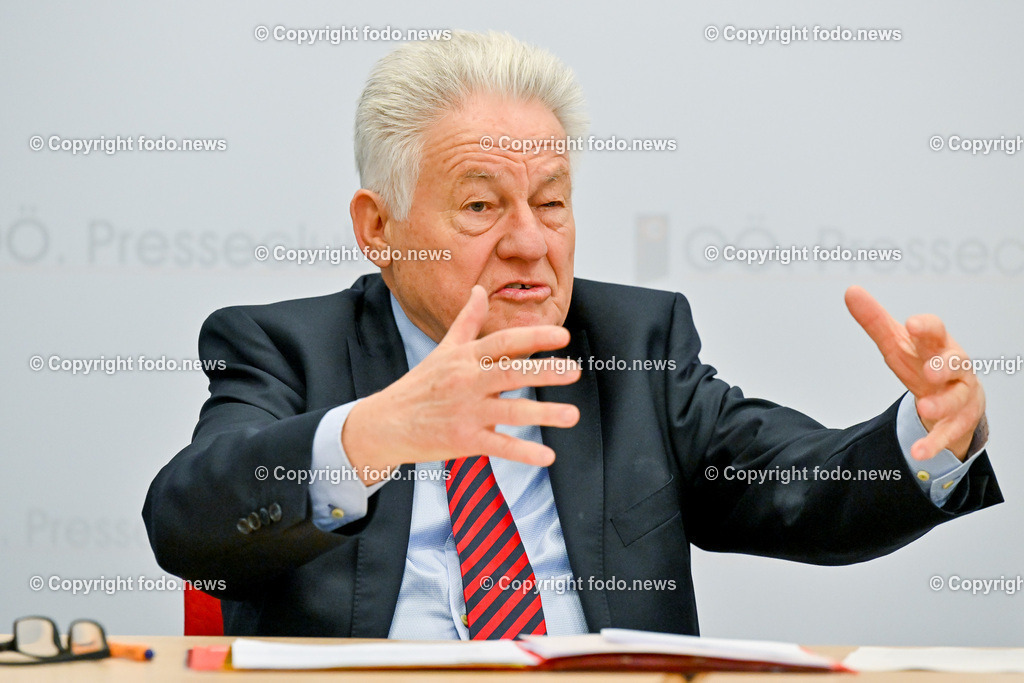 Pressekonferenz ProOriente_ Die Veränderung der Epoche-Herausforderung für die Christen_ 09.03.2023-37 | 09.03.2023, Presseclub Linz, AUT, Pressekonferenz Pro Oriente, Die Veraenderung der Epoche-Herausforderung fuer die Christen, im Bild LH a.D. Josef Puehringer (Vorsitzender von PRO ORIENTE Sektion Linz)