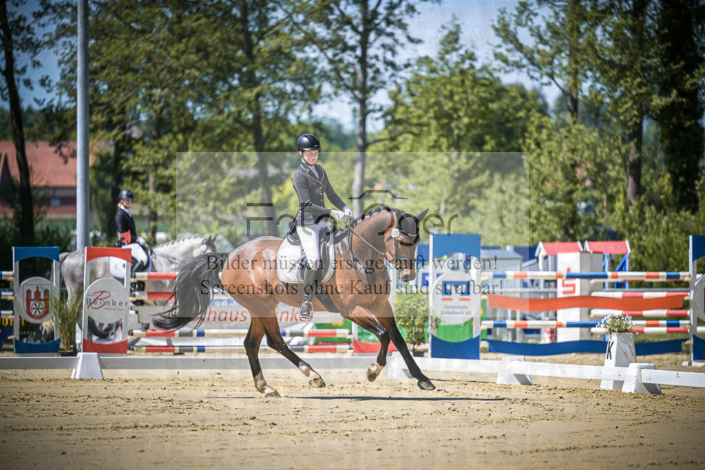 DOS_8001 | Entdecke hochwertige Reitturnierfotos von Foto Oger. Professionell, emotional und authentisch – jetzt Lieblingsmomente im Shop bestellen.Deutschlandweite Turnierfotografie. - Realisiert mit Pictrs.com