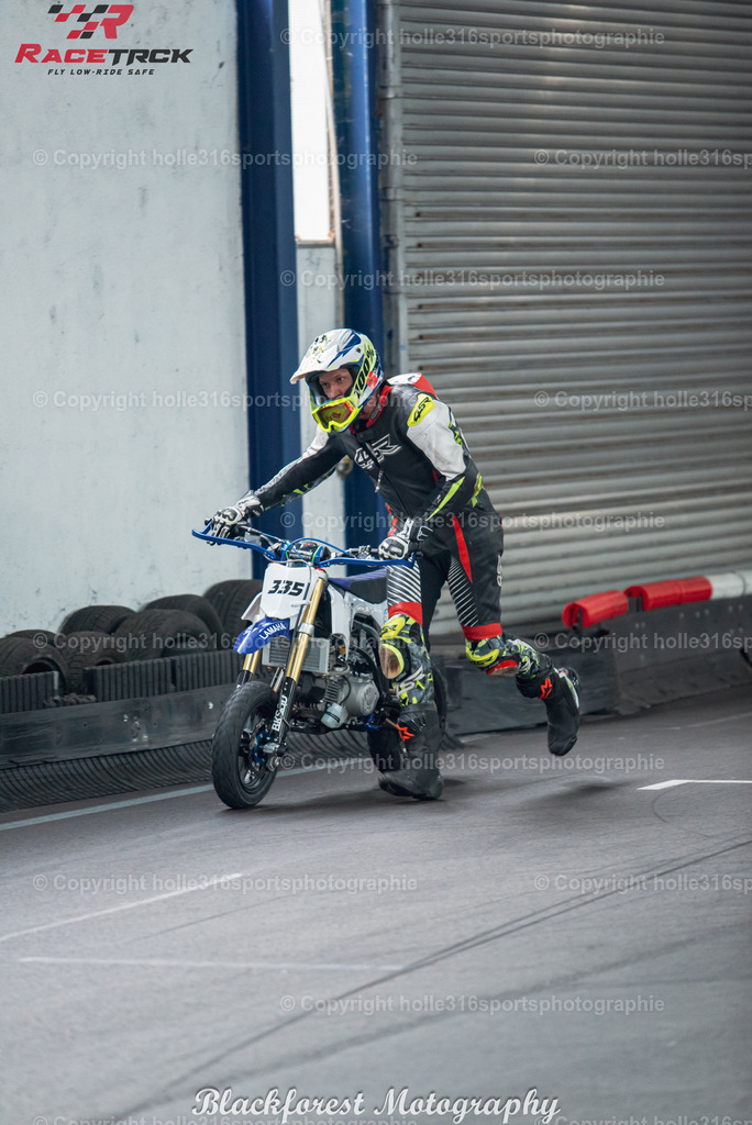 17_11_24racetrck.1113-3 | Sportfotografie , Motorsport, Motoross, Reitsport, Mointainbike, Enduro,
Landschaft , Outdoor, Eventfotografie, Landschaft, Bilder online bestellen - Realisiert mit Pictrs.com