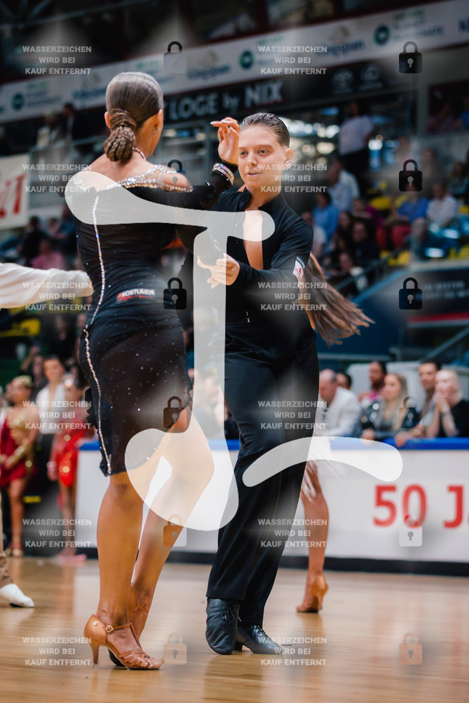 Hessen Tanzt WDSF Open Youth Latin 13th (14) Michael Bakscheev _ Julie Meck (Schwarz-Weiß-Club Pforzheim)-2025-05-17-0805 | Webshop for digital downloads and prints of dance sport, event & show photographer Julian Link - Realisiert mit Pictrs.com