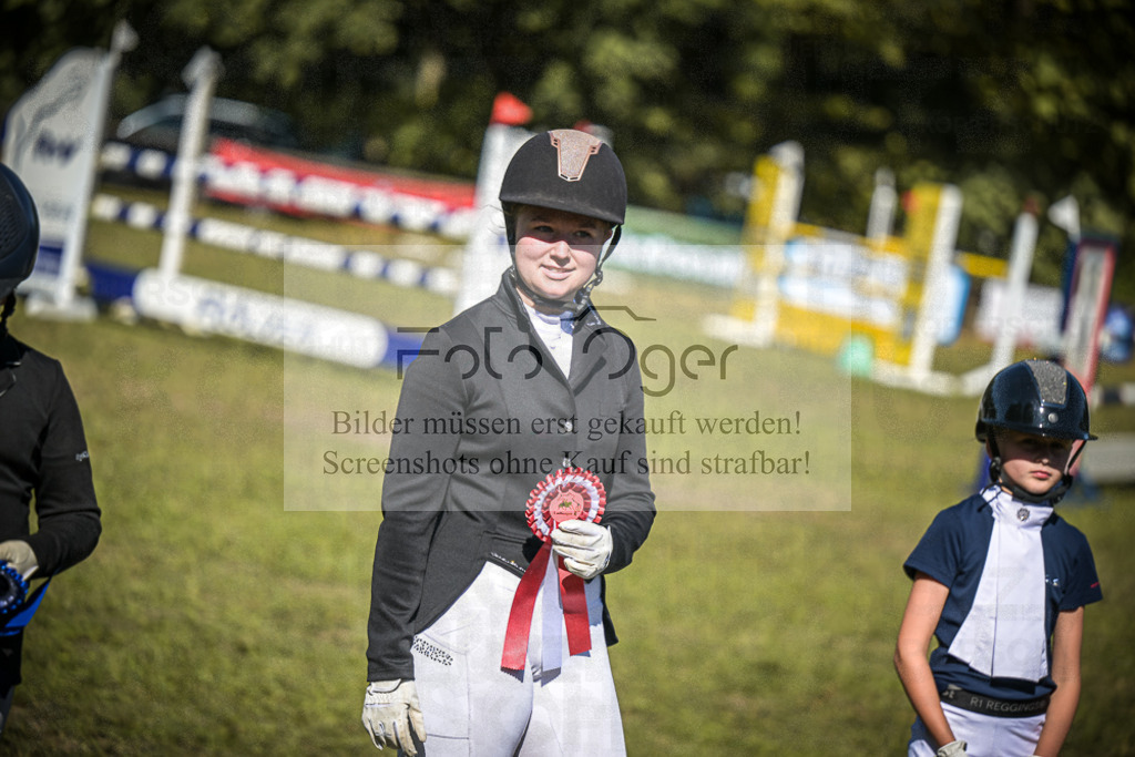 DOS_0035 | Entdecke hochwertige Reitturnierfotos von Foto Oger. Professionell, emotional und authentisch – jetzt Lieblingsmomente im Shop bestellen.Deutschlandweite Turnierfotografie. - Realisiert mit Pictrs.com
