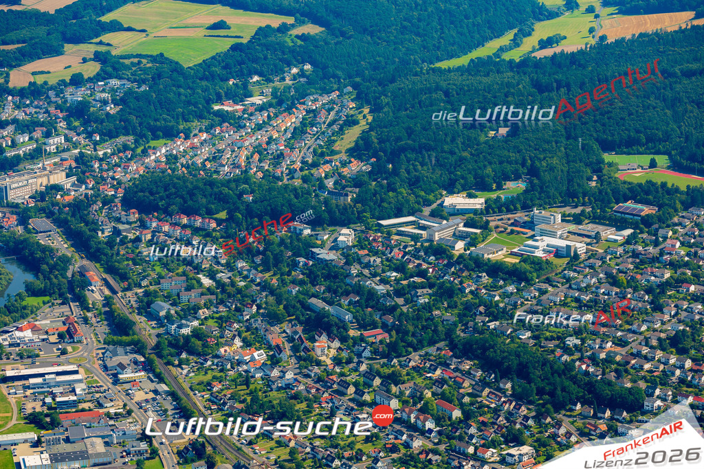 Übersichts Bild Melsungen - Die Luftaufnahme wurde 2025 vom UL-Flugzeug heraus erstellt ( keine Drohnenaufnahme ) - Hochauflösende Luftaufnahme - für Wandbilder und großformatige Ausdrucke geeignet. Das besondere Geschenk!Hier alle&nbsp;Infos zur Lizenzierung der LuftaufnahmeWir fliegen auch dieses Jahr wieder in Ihre Region um Luftbilder zu erstellen.- Luftbild anfragen