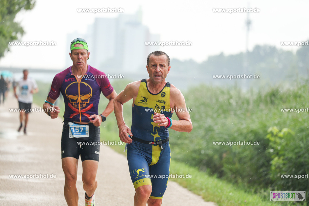 LUR_1049 | 34. M-net Erlanger Triathlon 2025 #erlangertriathlon  #mnettriathlon2025 #mnettriathlon #team #olympischedistanz #mitteldistanz #triathlon #maindonaukanal  #erlangertriathlon2025 #yourpictrs #tv1848 #tv1848erlangen  #triathlonbayern #sportinerlangen #demsportverbunden #sportshot_your_pictrs Copyright: www.sportshot.de