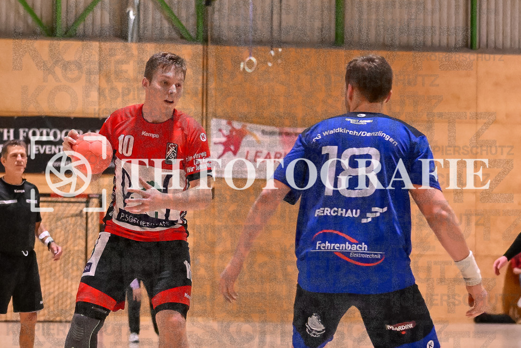 GER, SG Maulburg/Steinen - SG Walkirch/Denzlingen, Handball, Landesliga, 25. Spieltag, Saison 2023/2024, 27.04.2024 | Mika Buelow (SG Maulburg/Steinen, #10), Andreas Fahrlaender (SG Waldkirch/Denzlingen, #18)

GER, SG Maulburg/Steinen - SG Walkirch/Denzlingen, Handball, Landesliga, 25. Spieltag, Saison 2023/2024, 27.04.2024

Foto: TH Fotografie/Thomas Hess