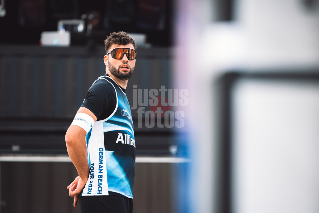 Beachvolleyball | Männer | German Beach Tour 2024 | Tourstop Bremen | 06.06.2024 | Nico Wegner gibt Zeichen