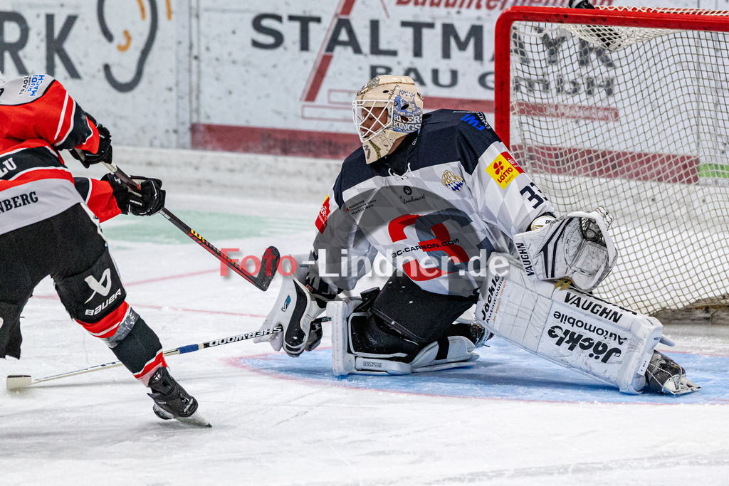 TSV Peißenberg Miners vs HC Landsberg Riverkings | Eishockey Bayernliga 2023/2024, TSV Peißenberg Miners vs HC Landsberg Riverkings,
Michael GÜßBACHER (HCL Goali 33) in Aktion,
2023-10-22 in Peißenberg (Eisstadion)
33 Michael GÜßBACHER (HCL Goali 33)
Copyright: WolfgangxLindner sportworld