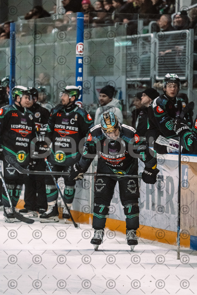 Alligators_vs_Erding_12_12_2025-115 | Höchstadt Alligators Fotogalerie: Eishockey-Action aus Franken. Professionelle Spielfotos, Portraits & Stadionbilder zum Download. Jetzt entdecken! - Realized with Pictrs.com