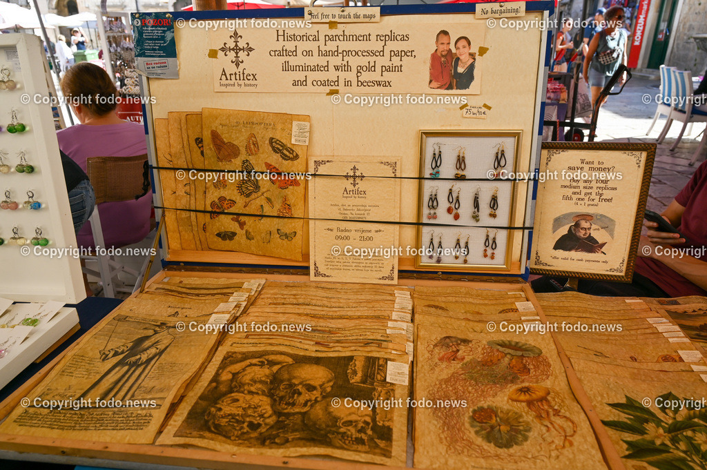 Kroatien_ Dubrovnik_ 11.10.2023-68 | 11.10.2023, Kroatien, HRV, Dubrovnik im Bild Gastronomie, Tourismus, Touristen, Sehenswuerdigkeiten, Stadtansichten



eine Stadt im suedlichen Kroatien an der Adriakueste in der Gespannschaft Dubrovnik-Nereveta. Die Altstadt wurde im Jahr 1979 von der UNESCO in die Liste des Weltkulturerbes aufgenommen.