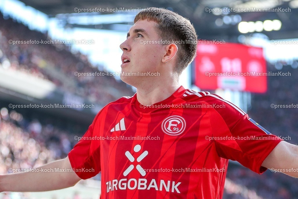 1FC23022501066 | 23.02.2025, Fußball, 1. FC Köln - Fortuna Düsseldorf, 2.. Fußball Bundesliga, 23. Spieltag, RheinEnergie-STADION, Saison 2024 2025: Torjubel nach dem 1:1 Ausgleich nach Handelfmeter Elfmeter durch Torschütze Isak Johannesson (Fortuna Düsseldorf #8)DFB regulations prohibit any use of photographs as image sequences and or quasi-video.