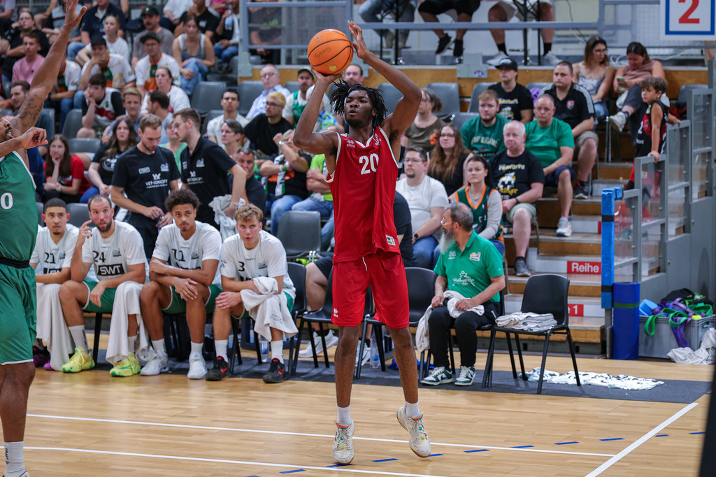 BAYER GIANTS vs VET-CONCEPT Gladiators Trier Test-90 | Fotos von Basketballspielen aus dem Raum NRW fotografiert von Gero Mueller-Laschet und Daniel Schaefer - Realisiert mit Pictrs.com