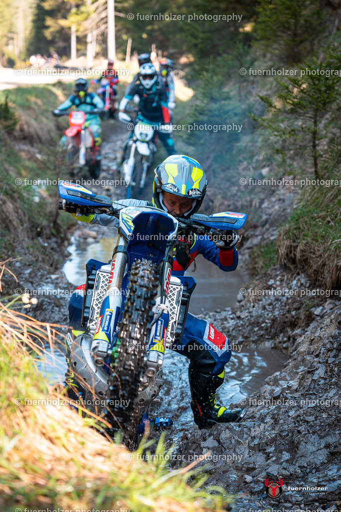 fuernholzer_250501-C1-67 | Fotografische Impressionen von der Red Stag Enduro Extreme by fuernholzer-photography.com. Endurosport in Österreich fotografisch festgehalten von fuernholzer. Auftragsfotografie für Private, Gewerbefotos und Industriefotografie. Eventfotografie, Sportfotografie und Motorsportfotografie. Anbieter von Fotoworkshops, Fototraining, fotografischen Vorträgen und Fotoseminaren.