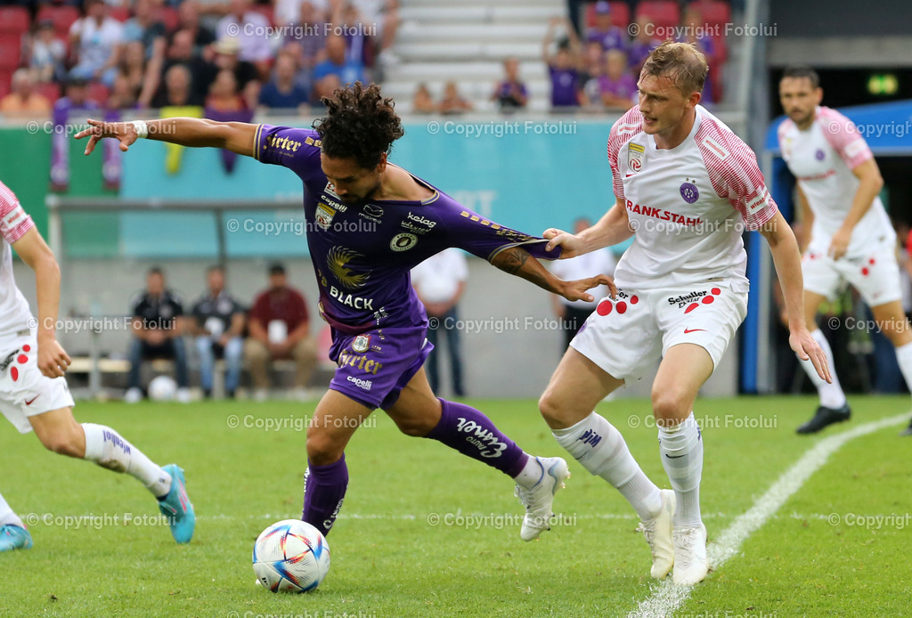 A_LUI_280822_06 | SPORT,FUSSBALL,ADMIRAL BUNDESLIGA AUSTRIA KLAGENFURT-AUSTRIA WIEN  28.08.2022 IM BILD: MAXIMILLIAN MOREIRA (KLAGENFURT) UND GEORG TEIGL (WIEN)FOTO: FOTOLUI/MARIO WIMMER