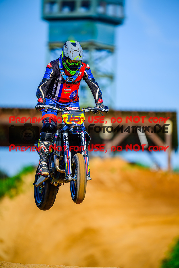 MaZZes_FotoMatrix_240511_6007705_9436 | UE40