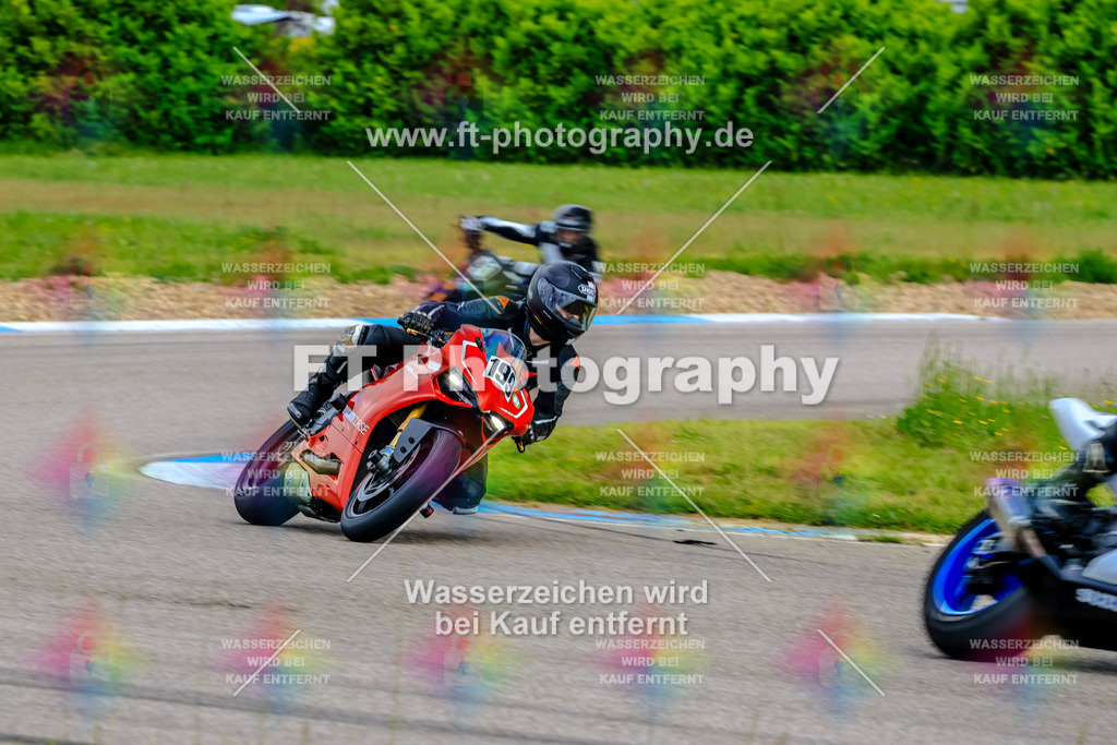MotoTeam-8815 | Hier findet Ihr Bilder von Touristenfahrten auf der Nürburgring Nordschleife oder von anderen Veranstaltungen die ich besucht habe. Viel Spass beim Durch Schauen 