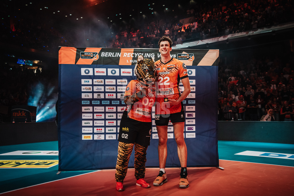 Volleyball | Herren | Saison 2024/2025 | 1. Volleyball Bundesliga Männer | Finale | BERLIN RECYCLING Volleys vs. SVG Lüneburg | 03.05.2025 | Der MVP des Spiels Jake Hanes (#22, Berlin Recycling Volleys)