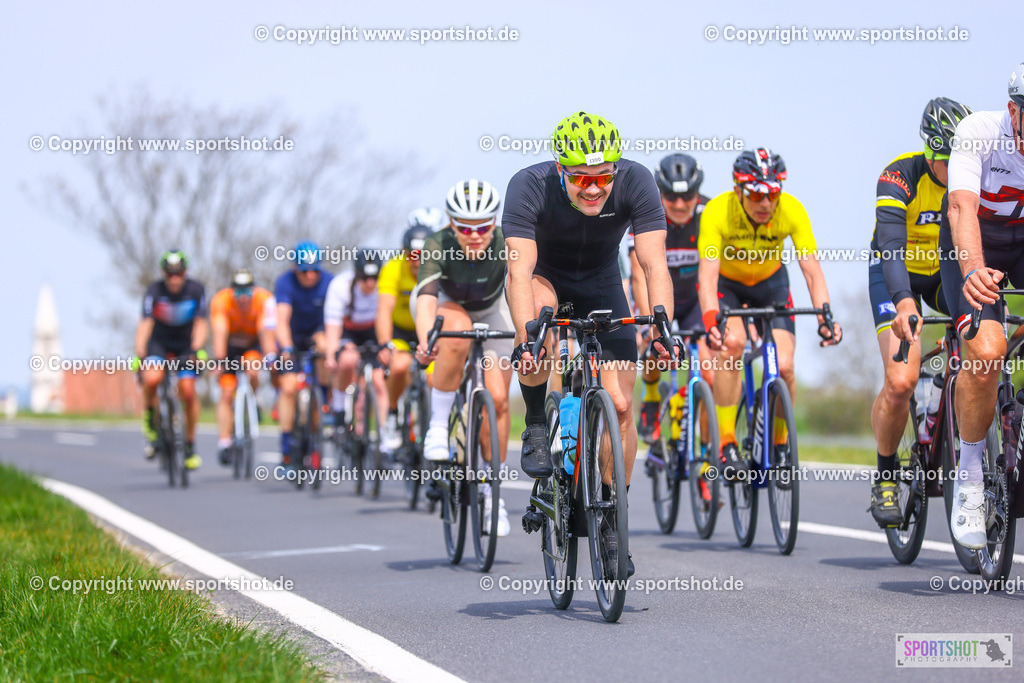 TRA_0058 | Neusiedlersee Radmarathon 2026@sportshot_your_pictrs #yourpictures#roadtowm2029 #nrm #neusiedlerseeradmarathon #neusiedlersee #neusiedlerseetourismus #burgenland #mörbisch #nrm26 #burgenlandtourismus #voglundco #poweredbyburgenlandtourismus #radsport #rad #marathon #ucigranfondo #visitburgenland #ucigranfondoworldseries