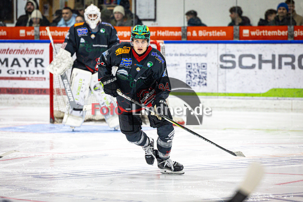 Peißenberg MINERS gegen ESC Kempten SHARKS | Eishockey Bayernliga 2025/26 Vorrunde 12. Spieltag, Peißenberg MINERS gegen ESC Kempten SHARKS, 20251121,Korbinian HOPPER (MINERS 94) in Aktion,2025-11-21 in Peißenberg (flatbuy Arena Peißenberg), Korbinian HOPPER (MINERS 94)Copyright: WolfgangxLindner www.foto-lindner.de