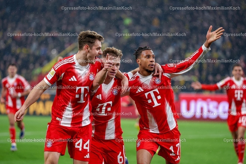 BVB28022601155 | 28.02.2026, Fußball, Borussia Dortmund - FC Bayern München, 1. Fußball Bundesliga, 24. Spieltag, Signal Iduna Park, Saison 2025 2026: Torjubel nach dem Tor zum 3:2 durch Torschütze Joshua Kimmich&nbsp;(FC Bayern Muenchen #06)  zusammen mit  Michael Olise&nbsp;(FC Bayern Muenchen #17) und Josip Stanisic&nbsp;(FC Bayern Muenchen #44)  DFB regulations prohibit any use of photographs as image sequences and or quasi-video.