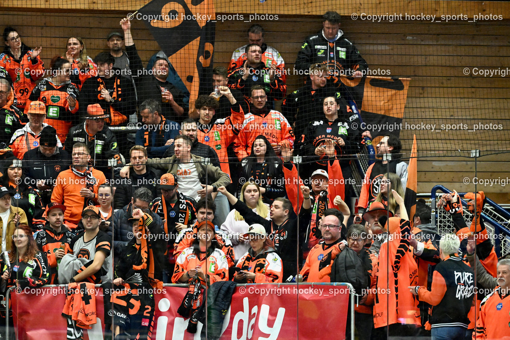 EC IDM WÄRMEPUMPEN VSV vs. MOSER MEDICAL GRAZ99ERS | Graz 99ers Fans, EC IDM WÄRMEPUMPEN VSV vs. MOSER MEDICAL GRAZ99ERS, EC IDM WÄRMEPUMPEN VSV vs. MOSER MEDICAL GRAZ99ERS am 12.03.2026 in Villach (Stadthalle Villach), Austria, (Photo by Bernd Stefan)