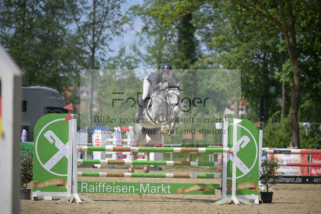 DOS_8898 | Entdecke hochwertige Reitturnierfotos von Foto Oger. Professionell, emotional und authentisch – jetzt Lieblingsmomente im Shop bestellen.Deutschlandweite Turnierfotografie. - Realisiert mit Pictrs.com